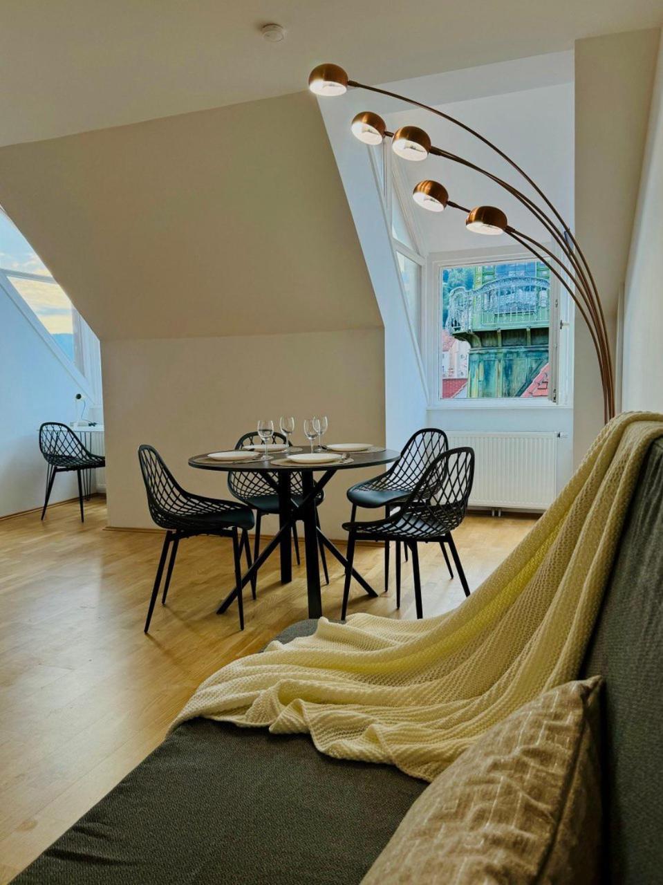 Carillon By Bestchoice - Old City - Self Check-In With Parking Option Graz Exterior foto